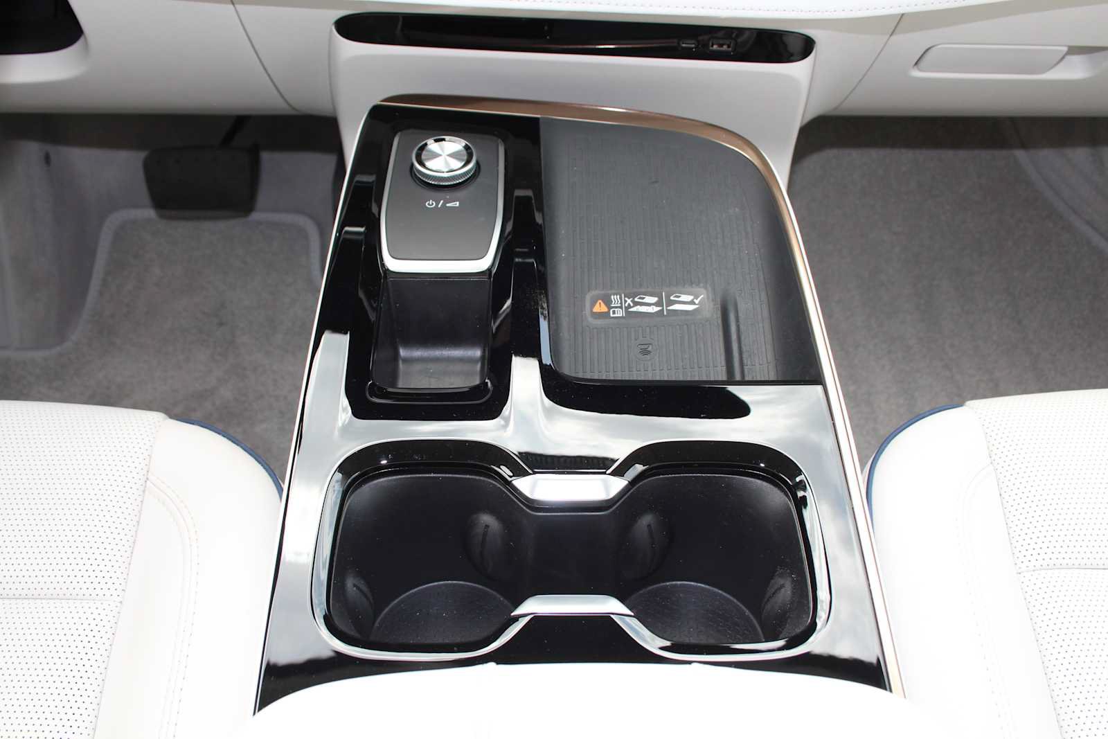 Used 2025 Buick Enclave Avenir AWD/4WD image 34
