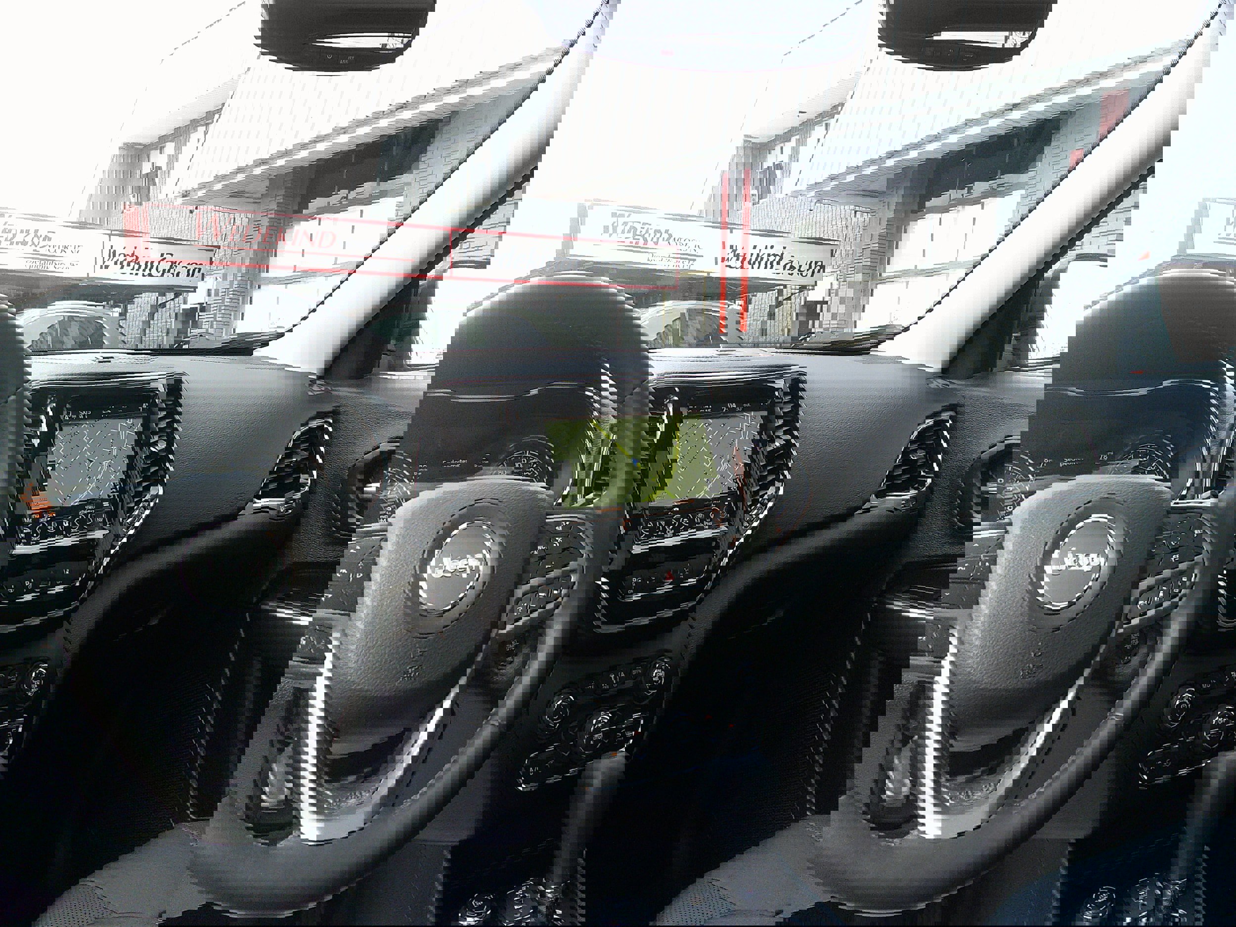 Used 2019 Jeep Cherokee Limited w/ Luxury Group image 23