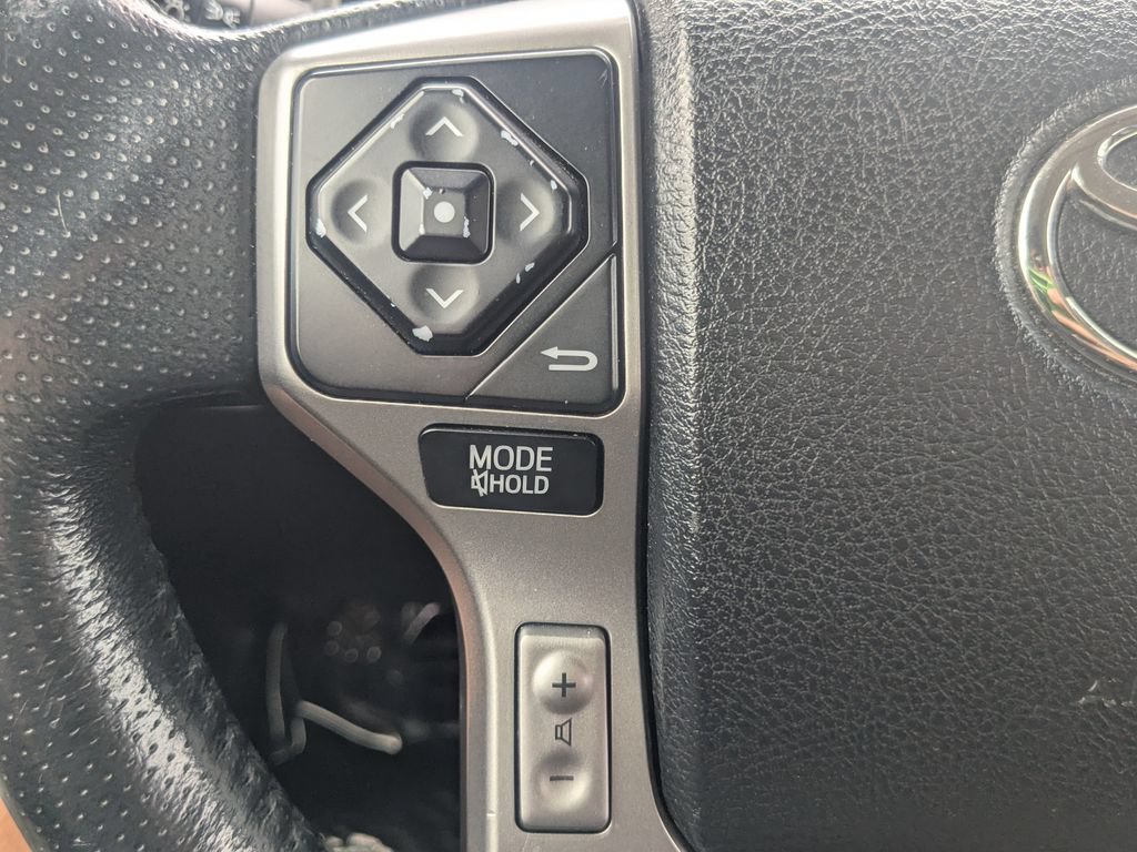 Used 2018 Toyota 4Runner Limited AWD/4WD image 12