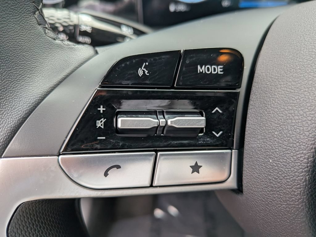 Certified 2026 Hyundai Elantra Limited FWD image 19