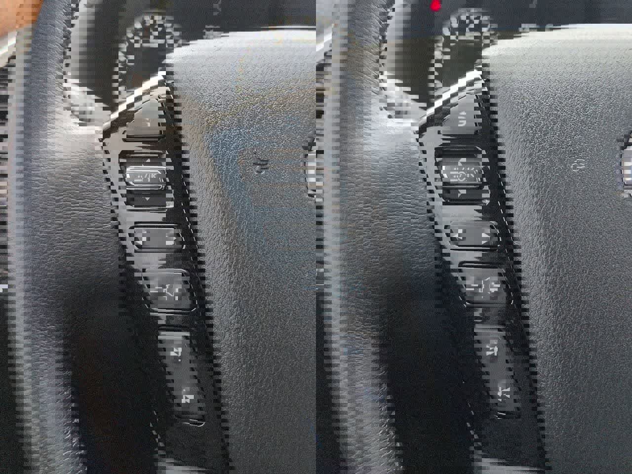 Used 2022 Nissan Armada SL w/ Captain's Chairs Package image 24