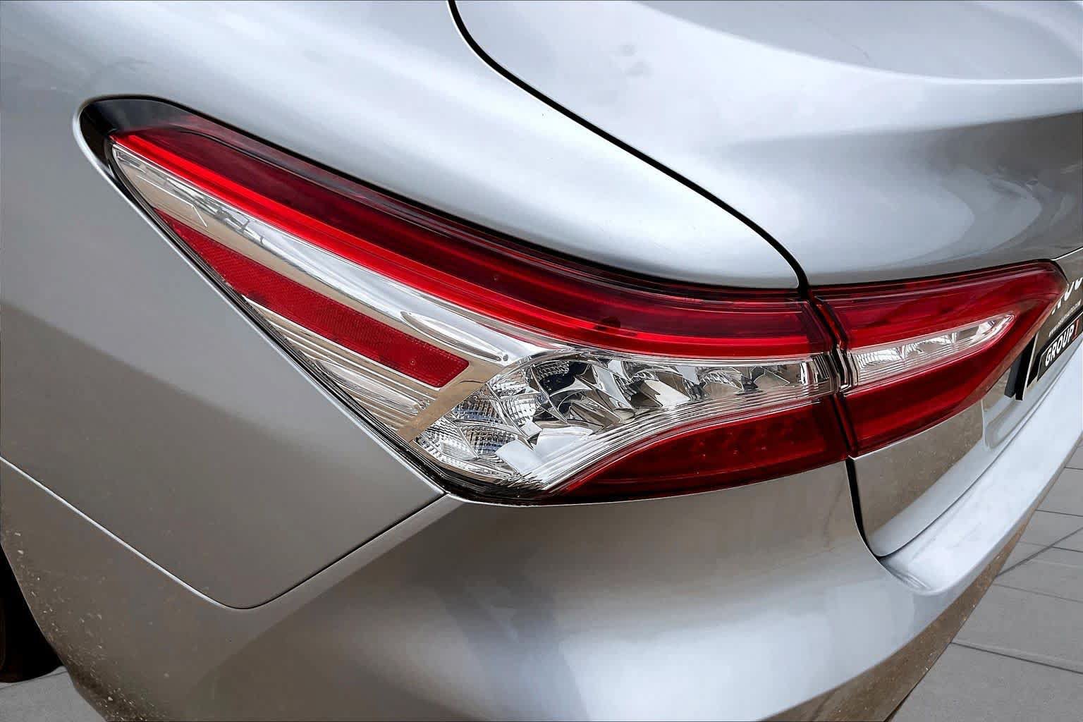 Used 2018 Toyota Camry XLE FWD image 29
