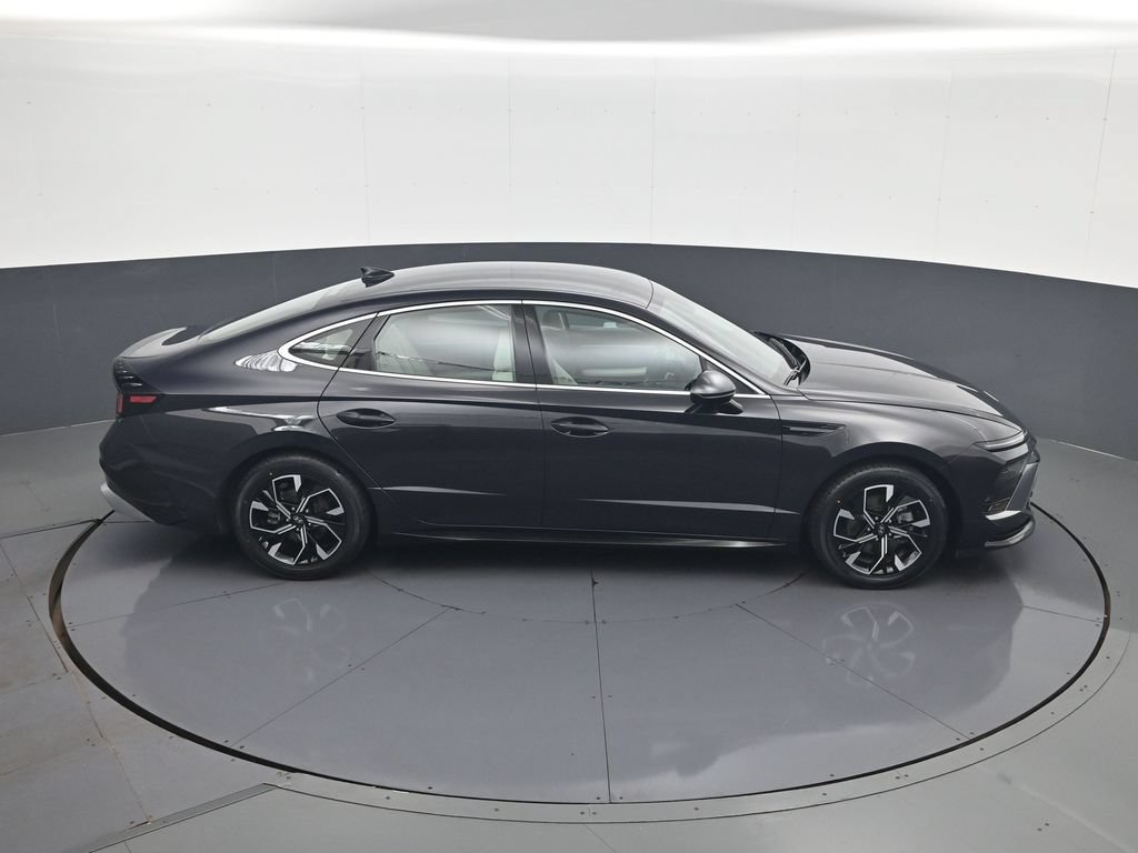 Certified 2024 Hyundai Sonata SEL FWD image 17