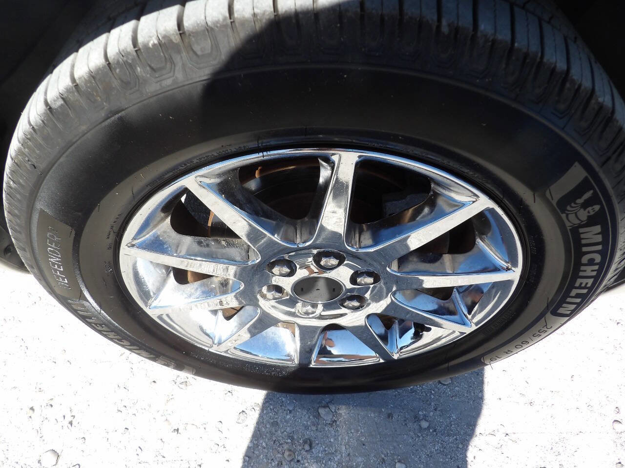 Used 2011 Buick Enclave CXL image 13