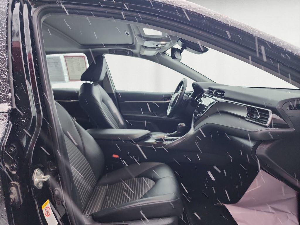 Certified 2019 Toyota Camry SE image 15