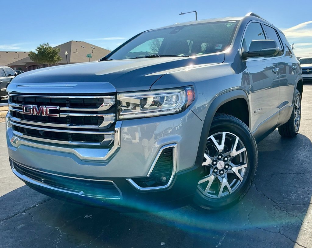 Used 2023 GMC Acadia SLT w/ Technology Package image 3