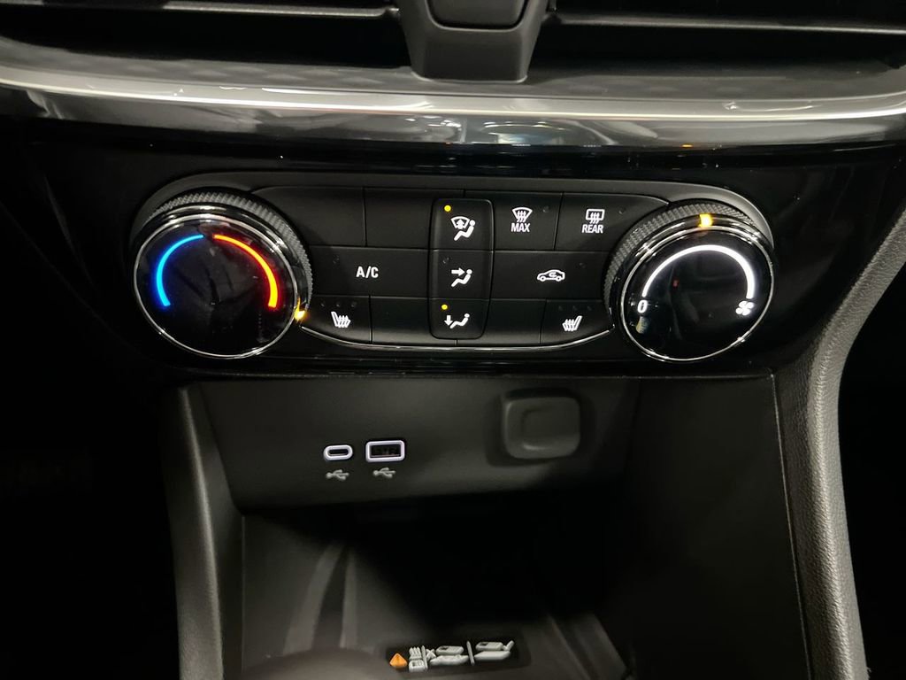 Used 2024 Buick Encore GX Sport Touring w/ Comfort Package image 15