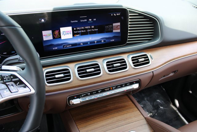 Used 2024 Mercedes-Benz GLE 350 4MATIC w/ AMG Line Exterior image 18