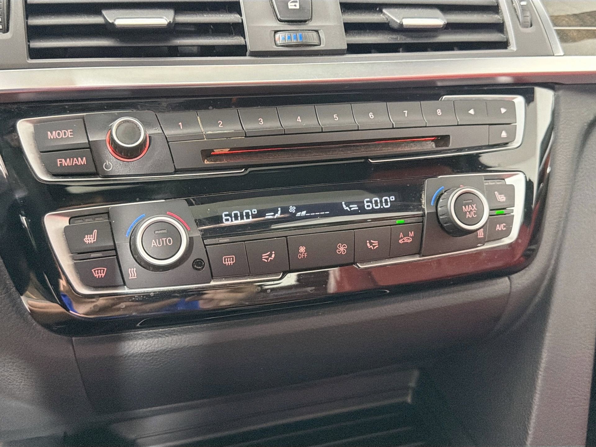 Used 2018 BMW 340i Sedan w/ Premium Package image 16