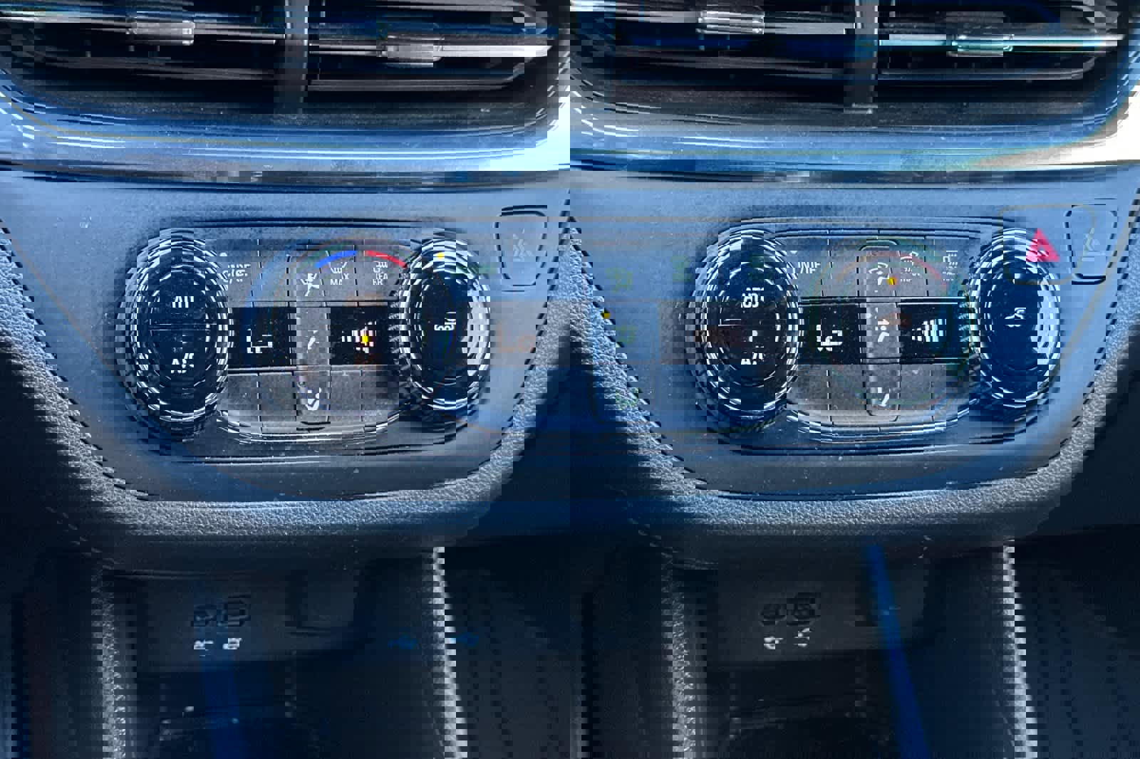 Used 2024 Buick Envista Preferred image 22