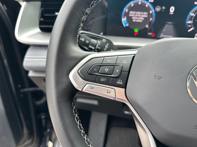Certified 2025 Volkswagen Tiguan SE AWD/4WD image 18