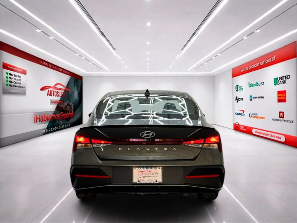 Used 2025 Hyundai Elantra Sport image 7