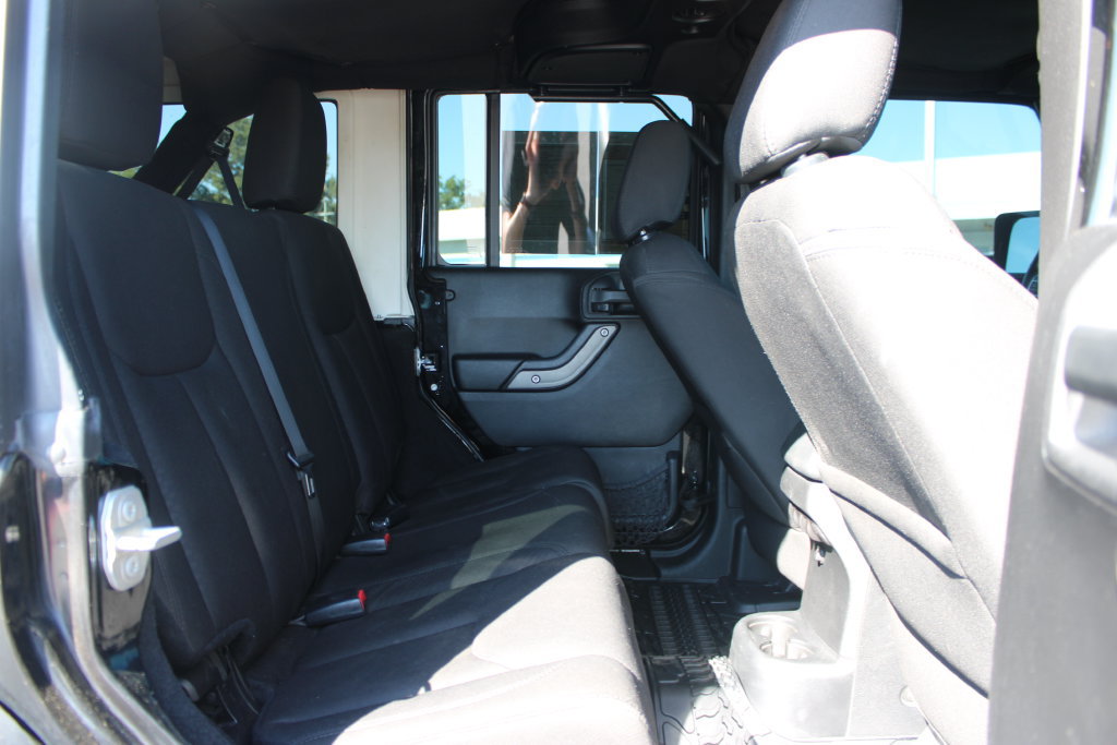 Used 2016 Jeep Wrangler Unlimited Sport w/ Quick Order Package 24S AWD/4WD image 32