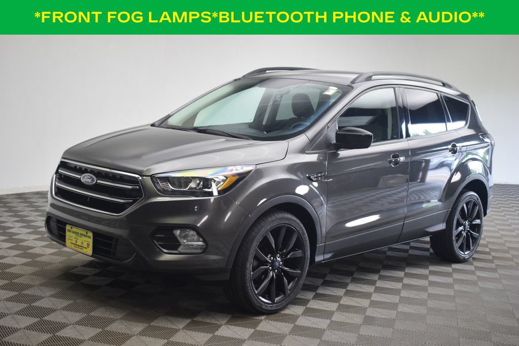 Used 2018 Ford Escape SE w/ SE Sport Appearance Package FWD image 2