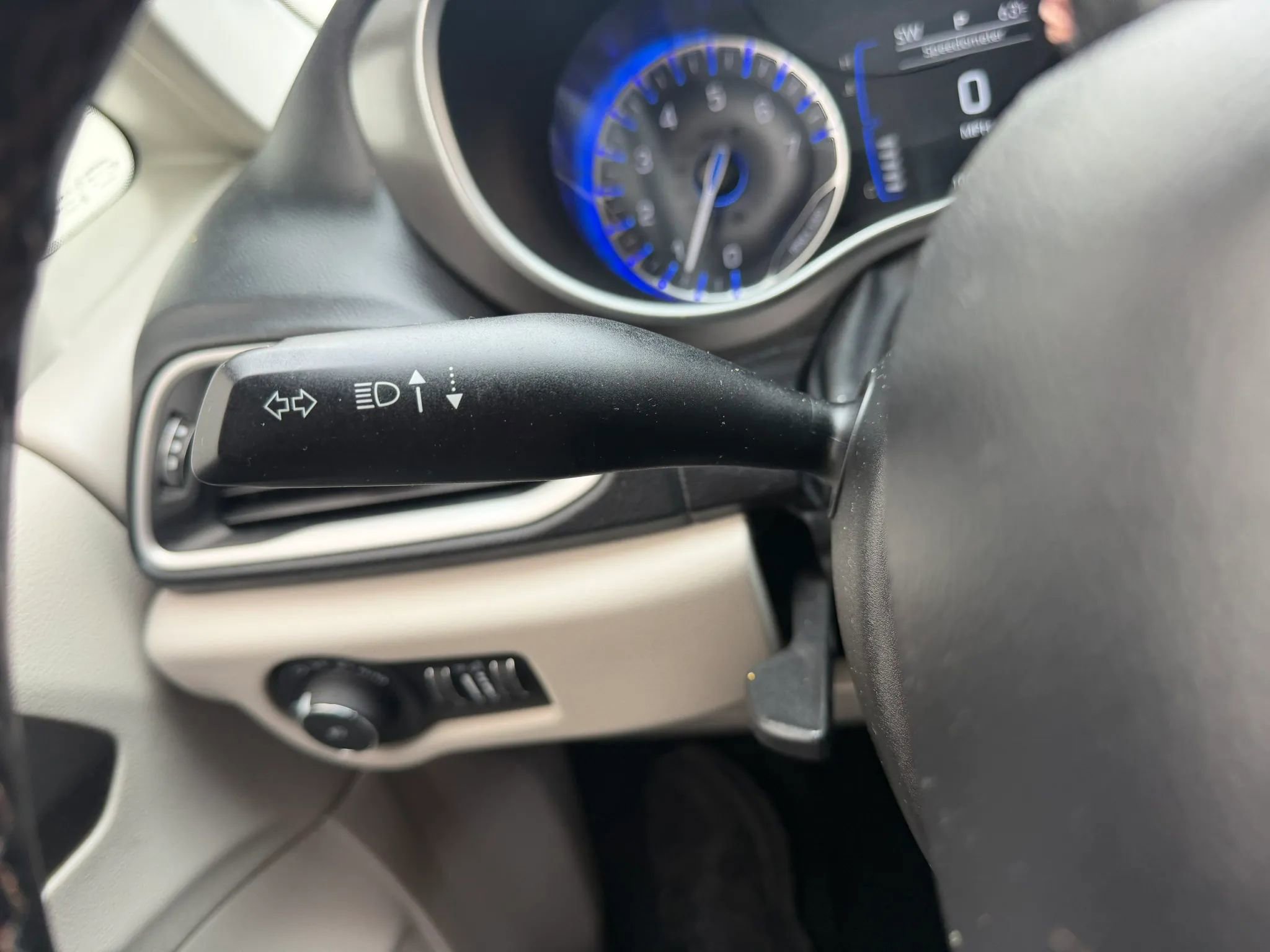 Used 2020 Chrysler Pacifica Touring-L FWD image 16