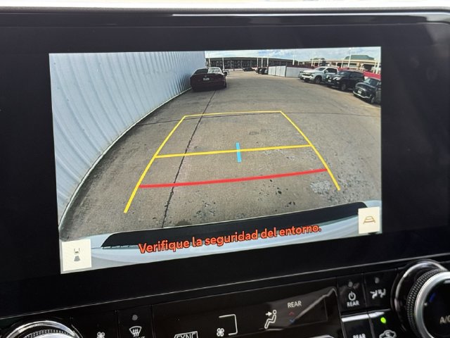 Used 2026 Toyota Highlander Limited AWD/4WD image 17