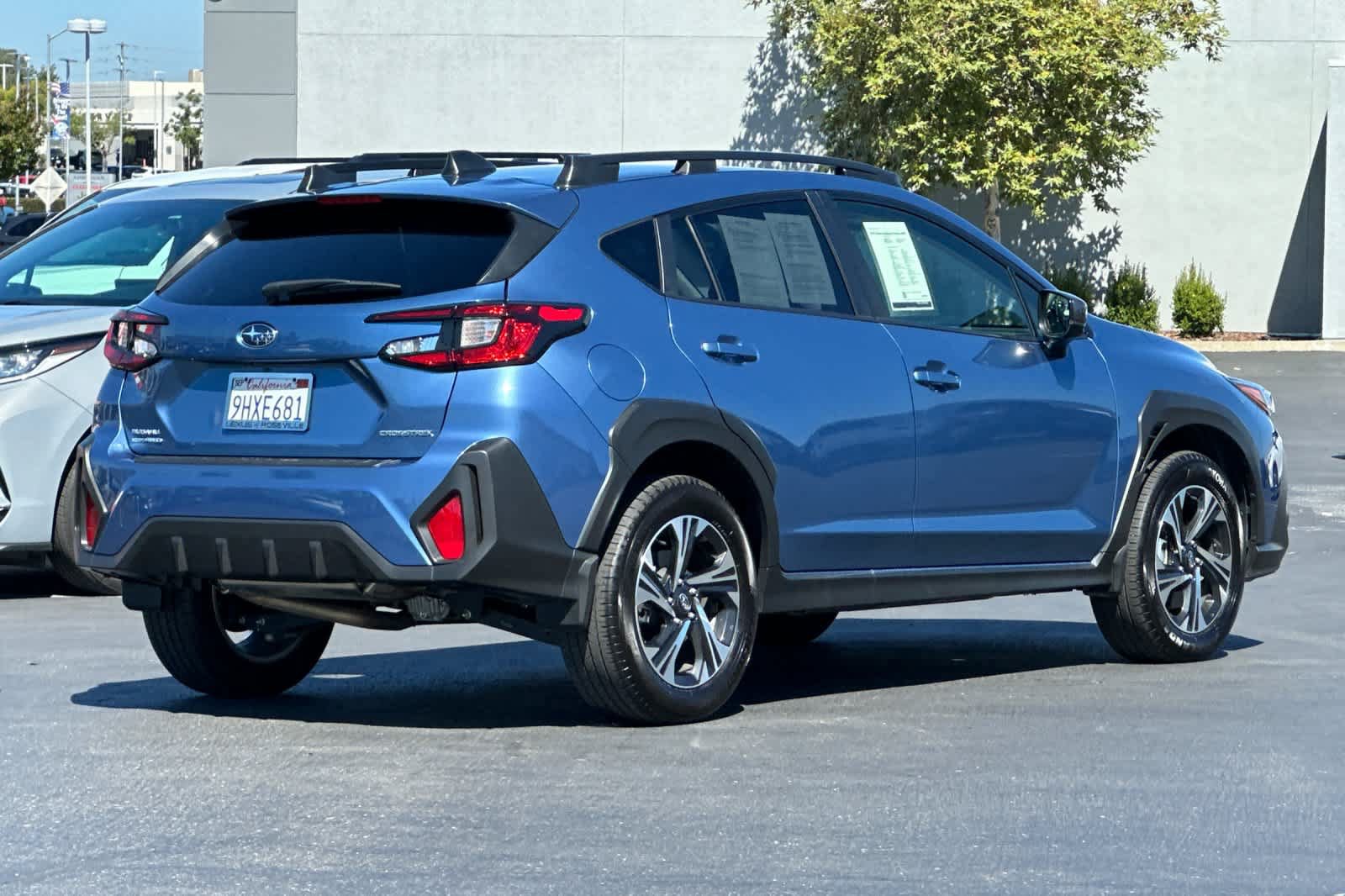 Used 2024 Subaru Crosstrek 2.0i Premium AWD/4WD image 2