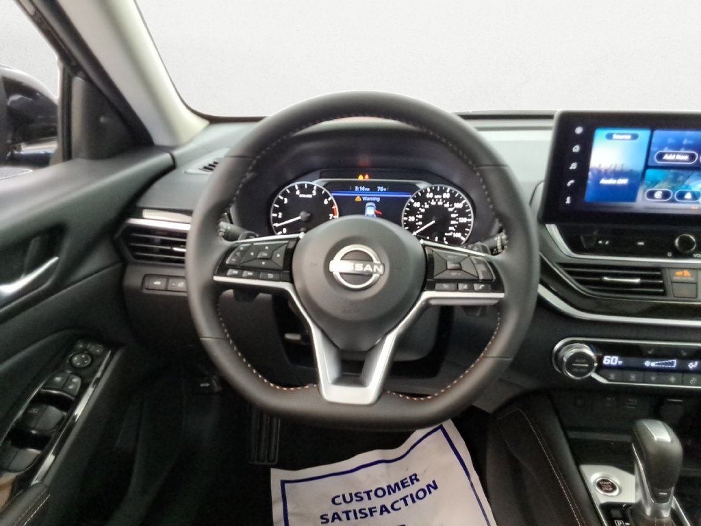 Used 2025 Nissan Altima 2.5 SR w/ SR Premium Package FWD image 14
