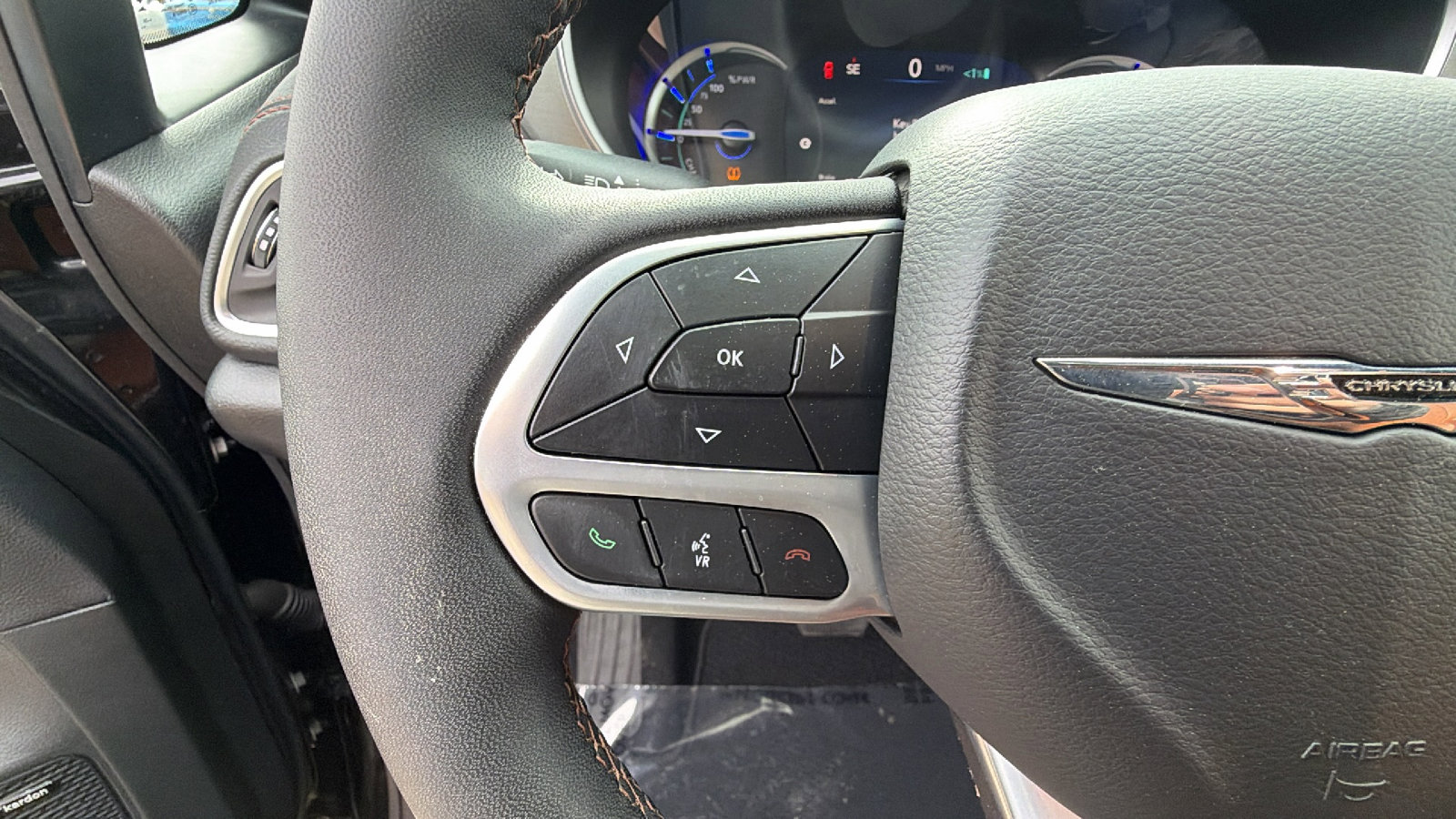 Used 2024 Chrysler Pacifica Pinnacle FWD image 30
