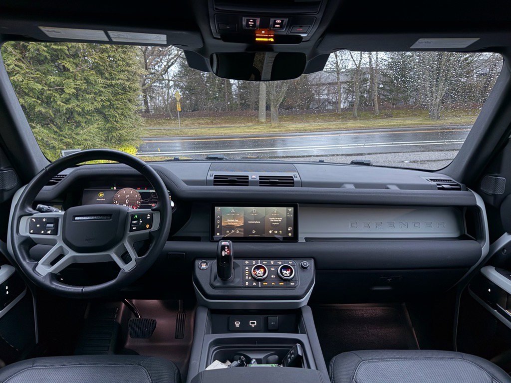 Used 2023 Land Rover Defender 110 X-Dynamic SE image 14