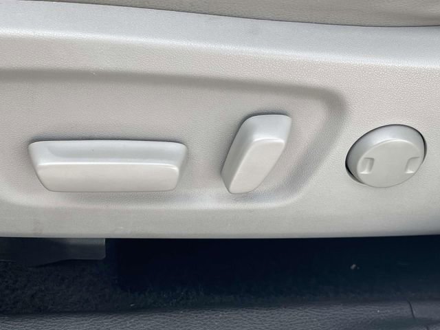 Used 2015 Toyota Highlander XLE image 29