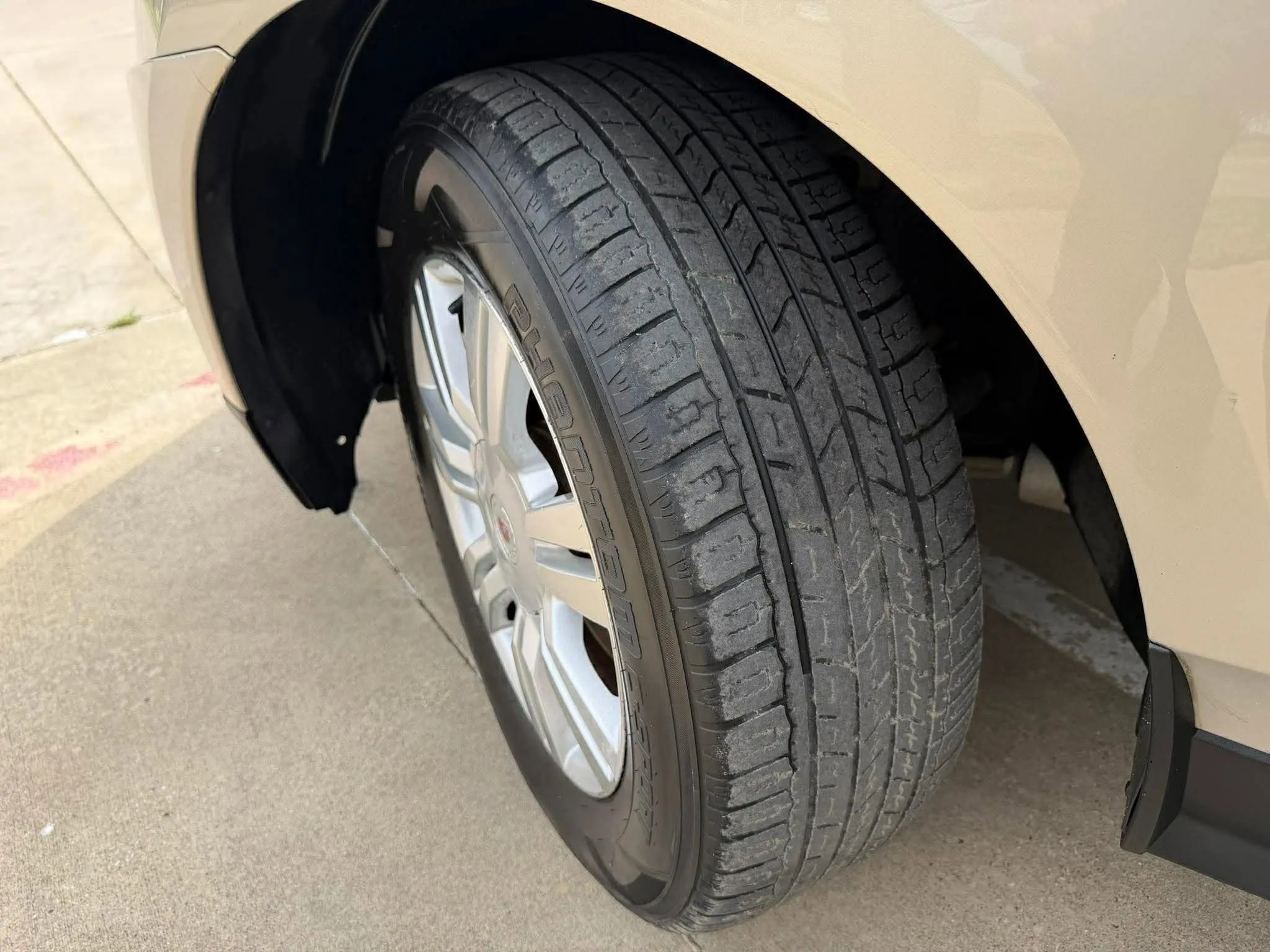 Used 2012 Cadillac SRX Luxury image 28