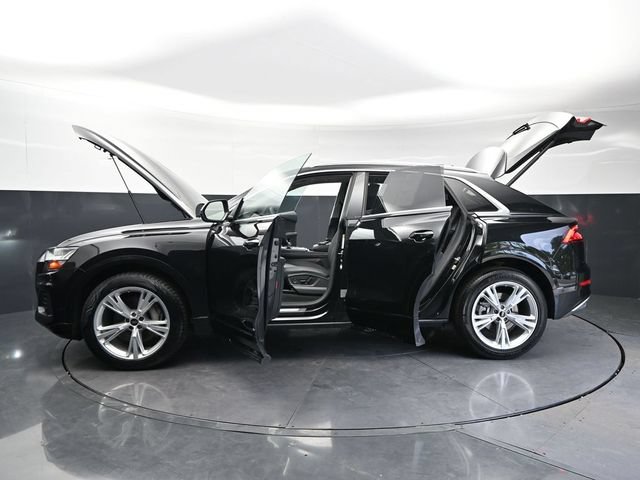 Used 2023 Audi Q8 Prestige AWD/4WD image 34