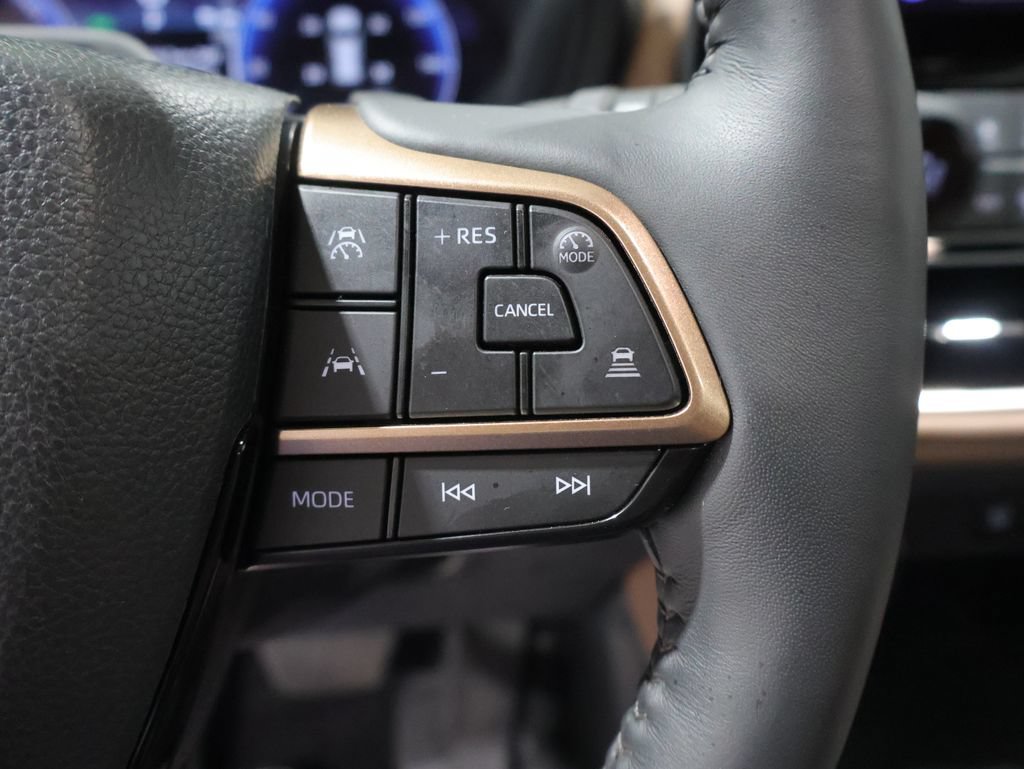 Used 2025 Toyota Grand Highlander AWD Hybrid image 38