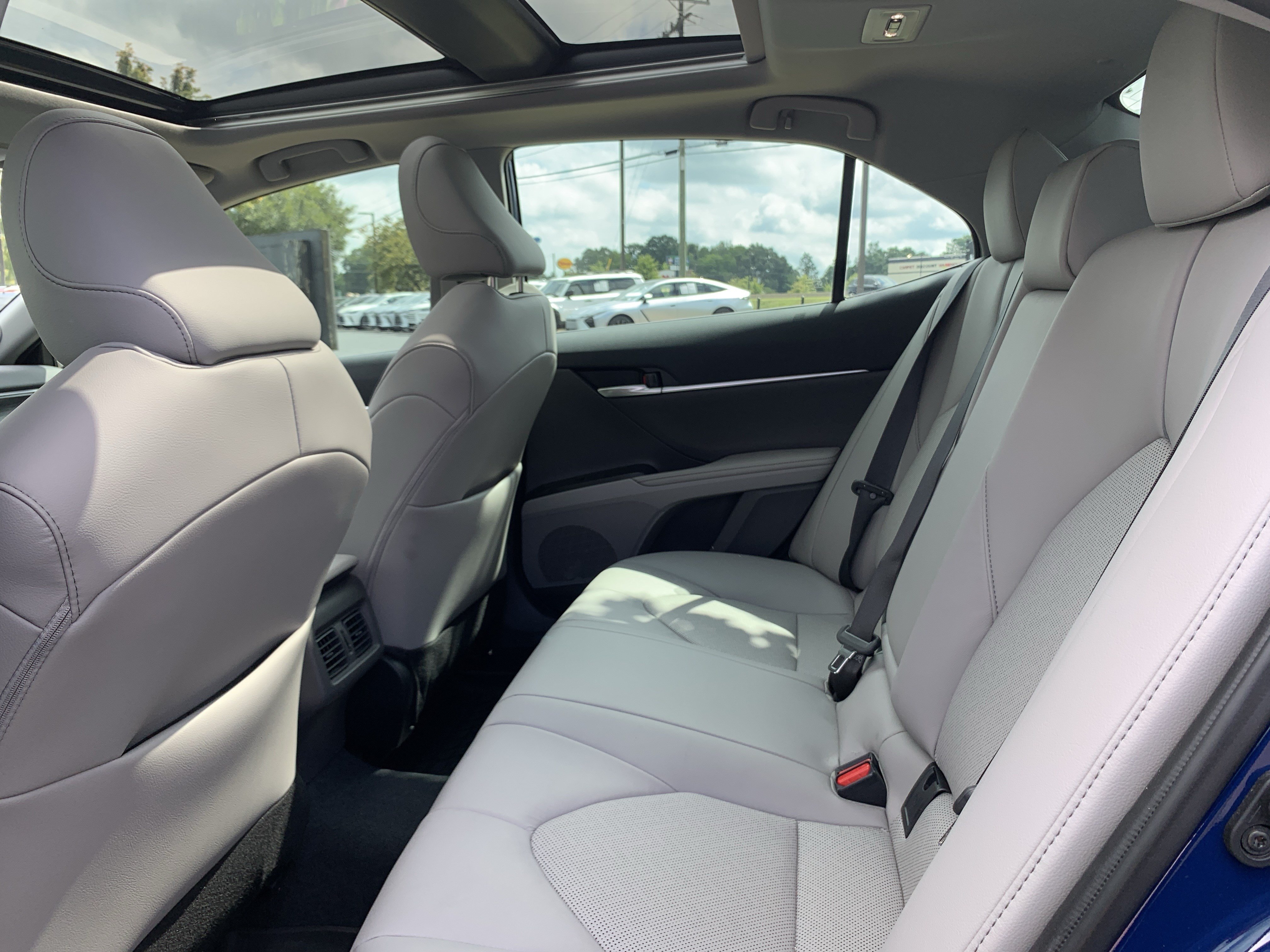 Used 2024 Toyota Camry XLE FWD image 32