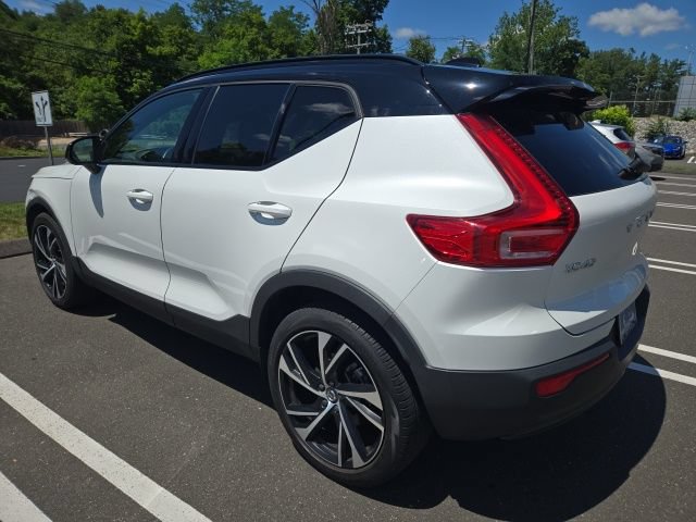Used 2021 Volvo XC40 T5 R-Design w/ Climate Package AWD/4WD image 18