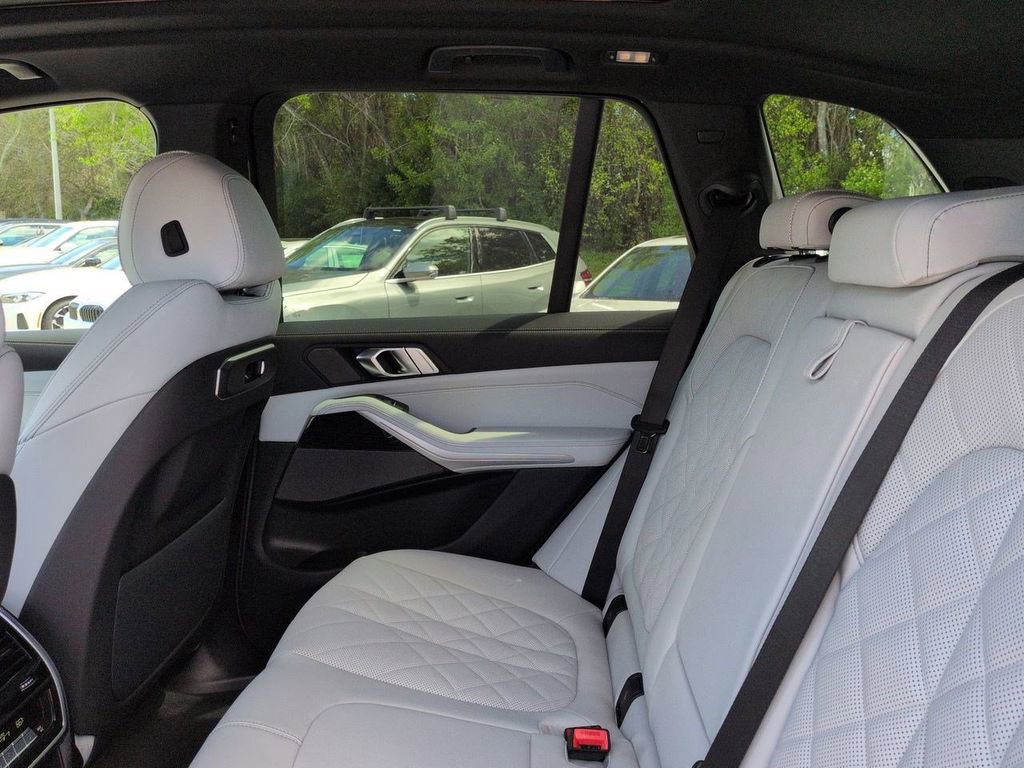New 2026 BMW X5 xDrive40i w/ M Sport Package image 14