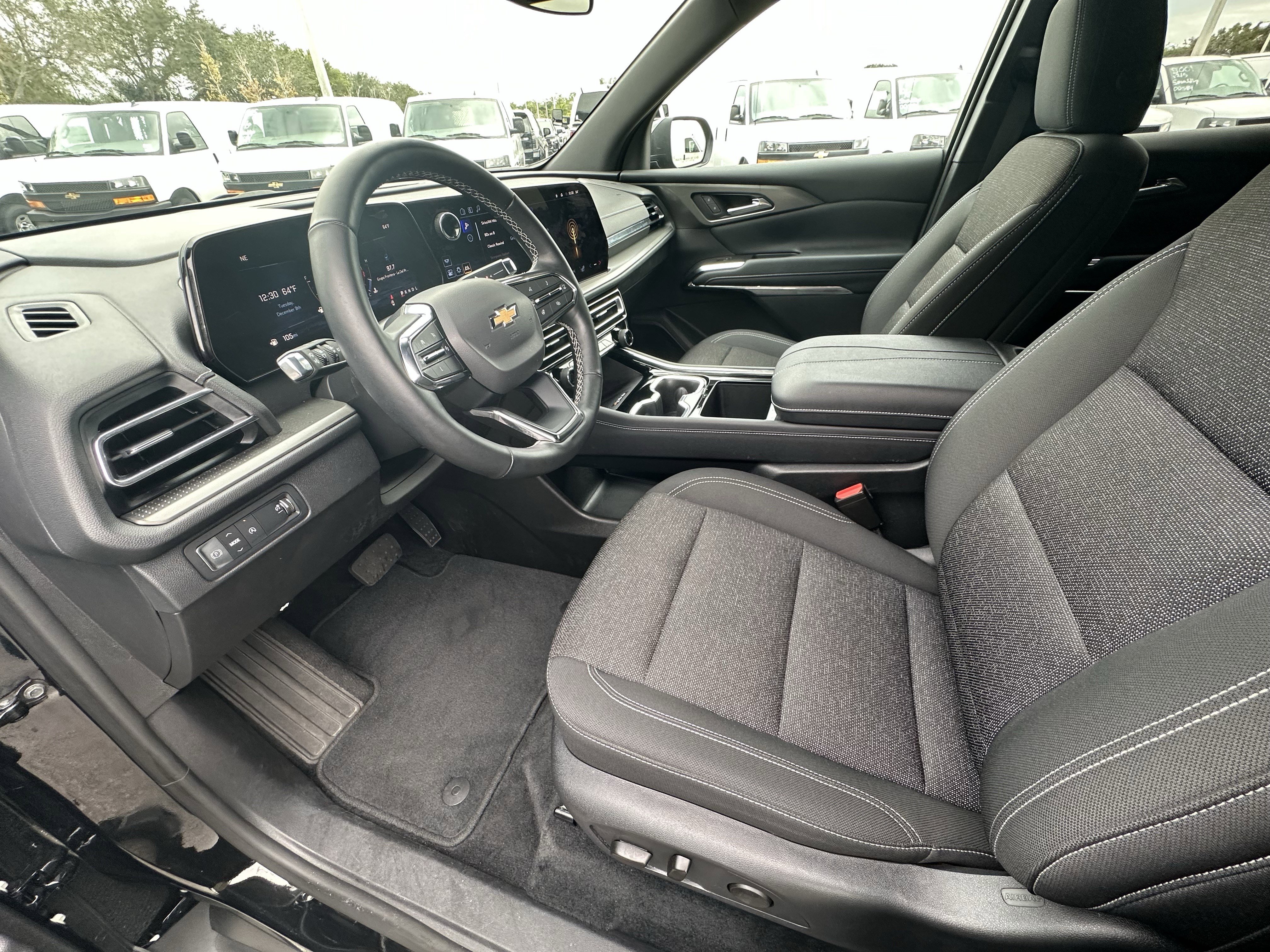 Certified 2025 Chevrolet Traverse LT image 32