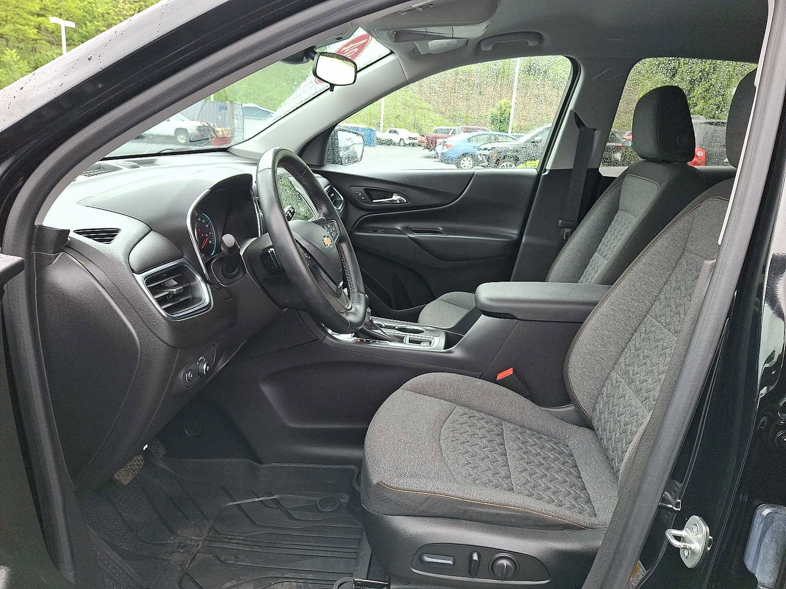 Used 2024 Chevrolet Equinox LT AWD/4WD image 13