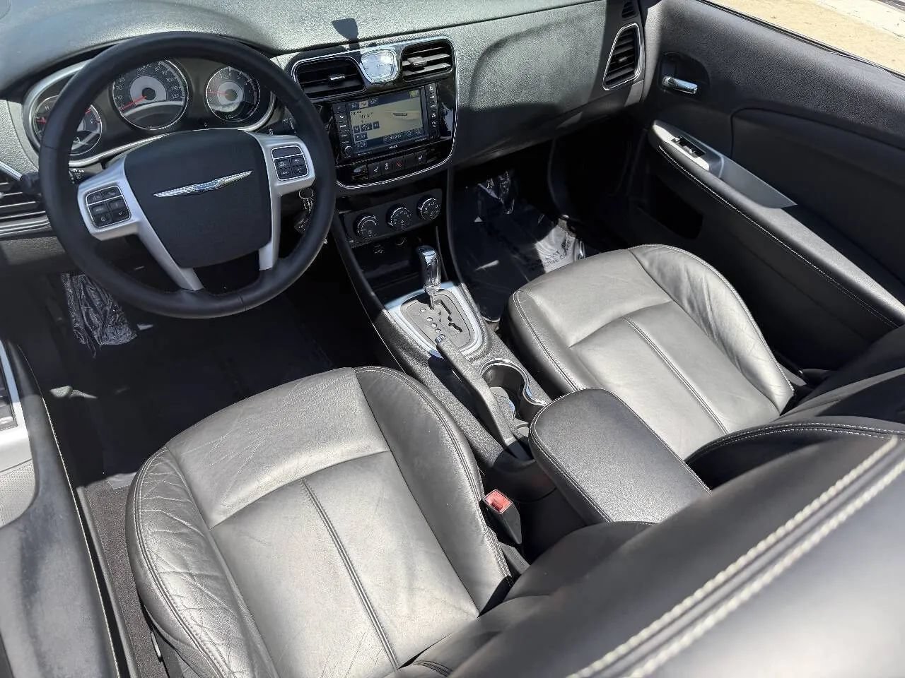 Used 2011 Chrysler 200 Limited FWD image 16