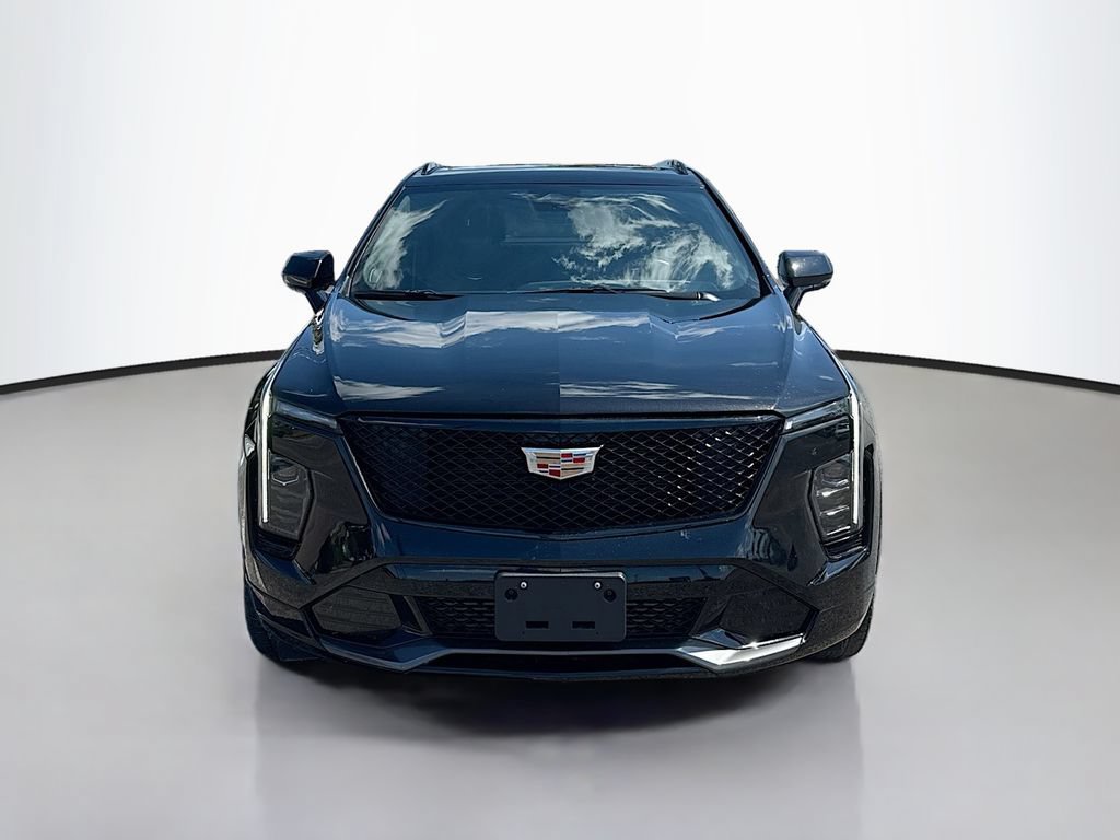 Used 2024 Cadillac XT4 Sport FWD image 2