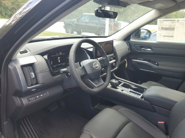 New 2026 Nissan Pathfinder SL FWD image 11