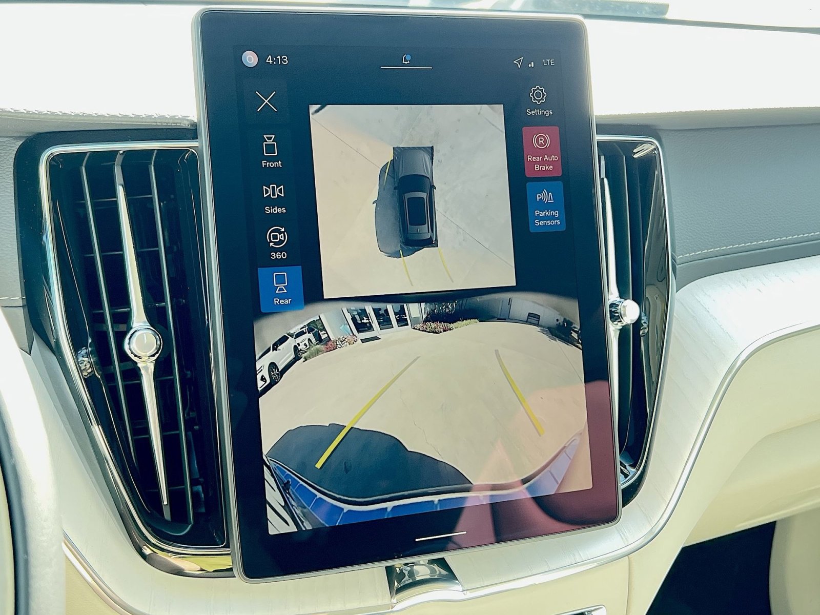 New 2026 Volvo XC60 B5 Ultra w/ Protection Package Premier image 19