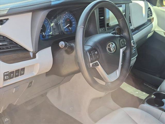 Used 2017 Toyota Sienna XLE w/ XLE Navigation Package FWD image 10