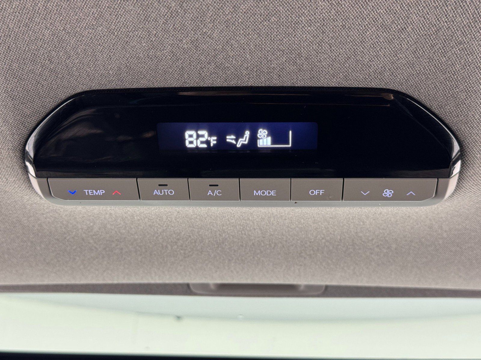 Used 2024 Kia EV9 Wind image 37