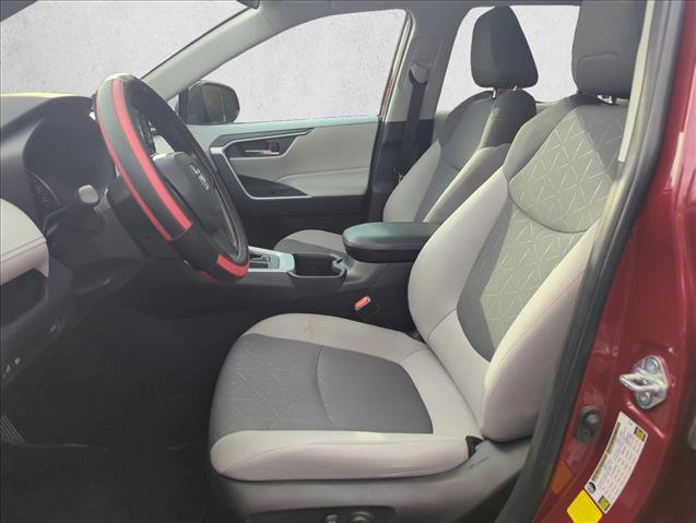 Used 2022 Toyota RAV4 XLE image 18