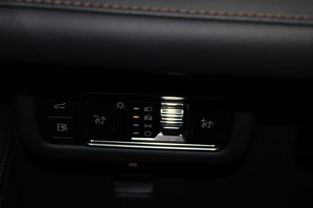 New 2026 Lincoln Nautilus Reserve w/ Jet Appearance Package image 39