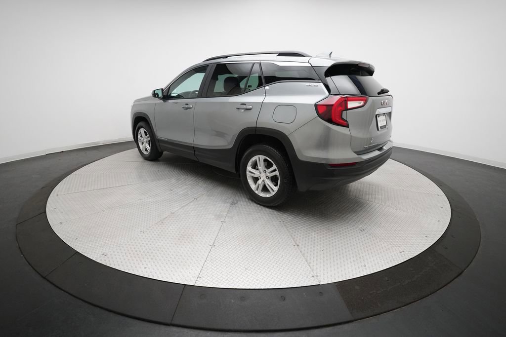 Used 2024 GMC Terrain SLE w/ Driver Convenience Package image 33