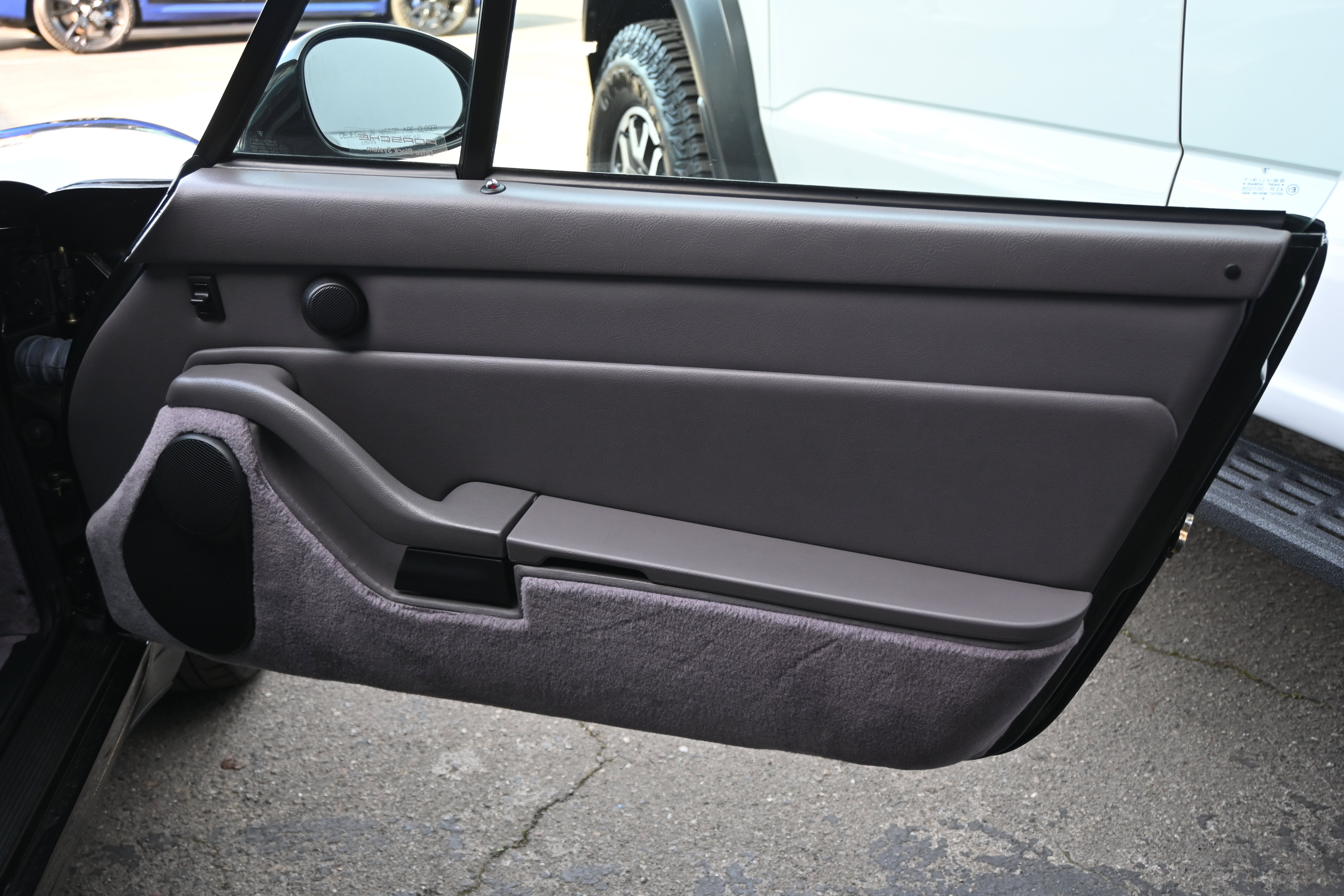 Used 1997 Porsche 911 Carrera 4 image 29