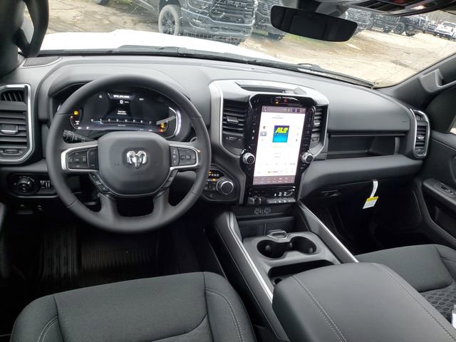 New 2026 RAM 1500 4x4 Crew Cab image 6