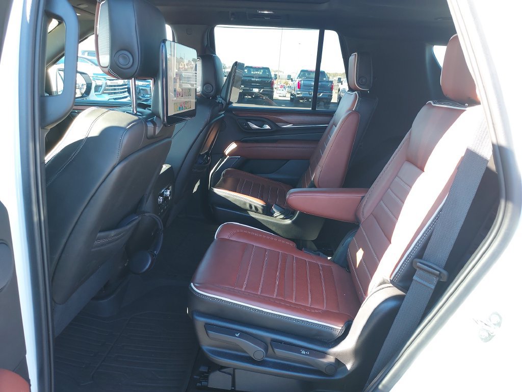 Used 2024 GMC Yukon Denali Ultimate AWD/4WD image 14