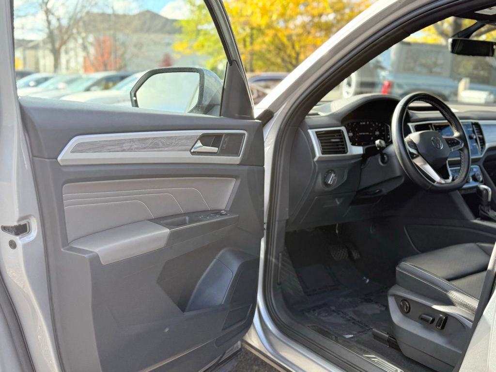 Used 2022 Volkswagen Atlas Cross Sport SE image 15