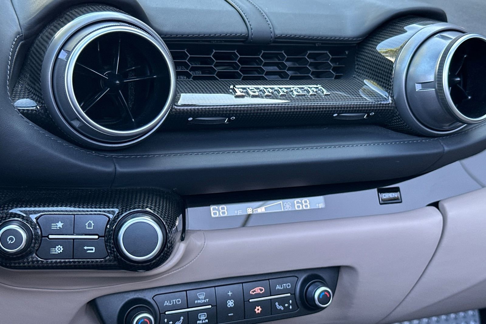 Used 2021 Ferrari 812 GTS RWD image 24