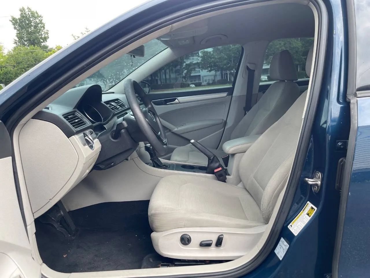 Used 2018 Volkswagen Passat 2.0T S w/ Driver Assistance Package FWD image 15