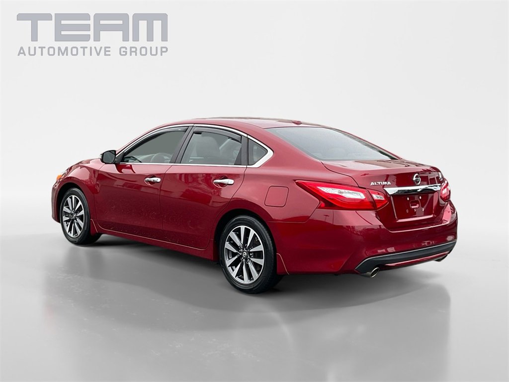 Used 2017 Nissan Altima 2.5 SV w/ Convenience Package image 5