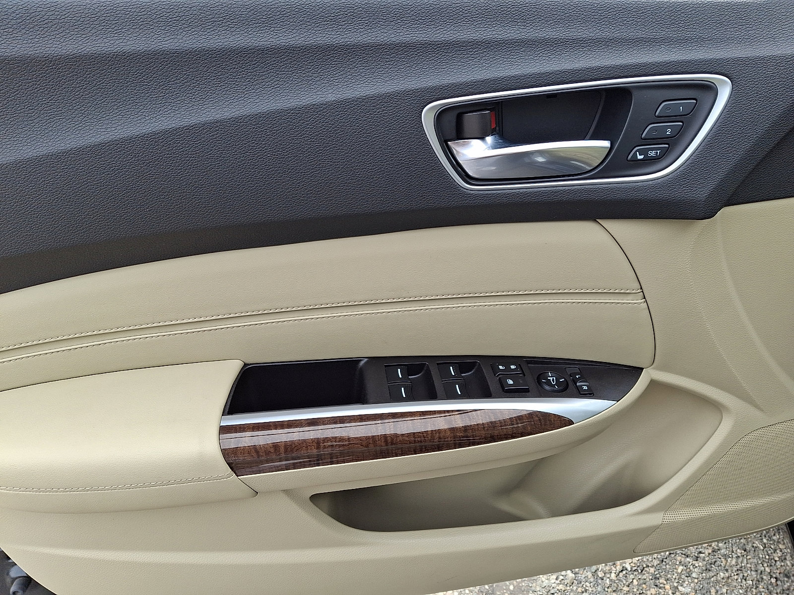 Used 2020 Acura TLX image 12